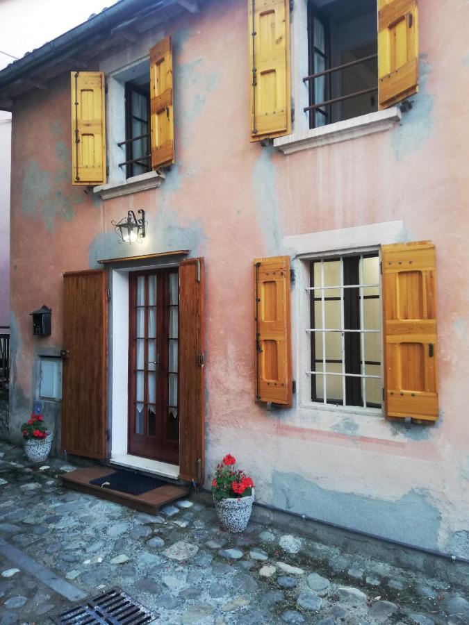 La Chicca Piccola Casina In Affitto Nel Borgo Antico Di Gaggio Montano Bo Leilighet Eksteriør bilde